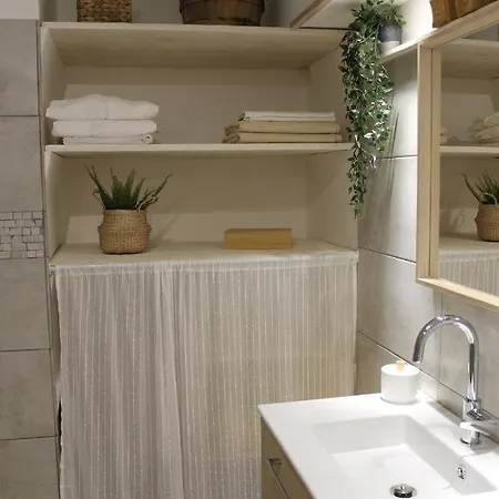 Terre De Bacchus Bed & Breakfast *