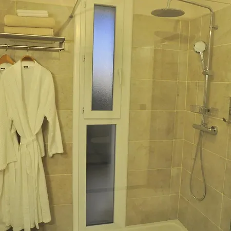 Terre De Bacchus Bed & Breakfast *